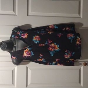 Lipslide floral tank top